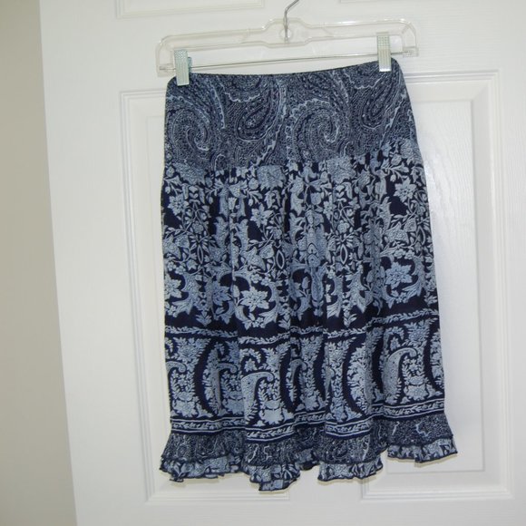 CB Blue Patterned Flouncy Skirt Size Large - Picture 4 of 9